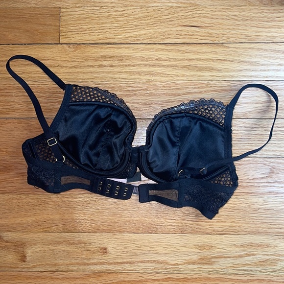 🍄3 for 25 🍄 Victoria’s Secret Bra - Picture 2 of 3